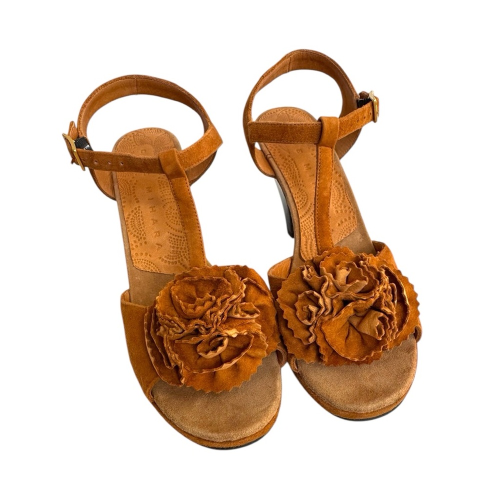NWOT Chie Mihara Brown Sandals with Floral Embellishment and T-Strap Design - Picture 4 of 9